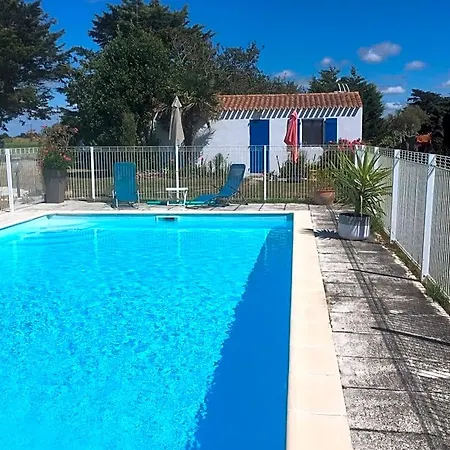 Avec Piscine 3*