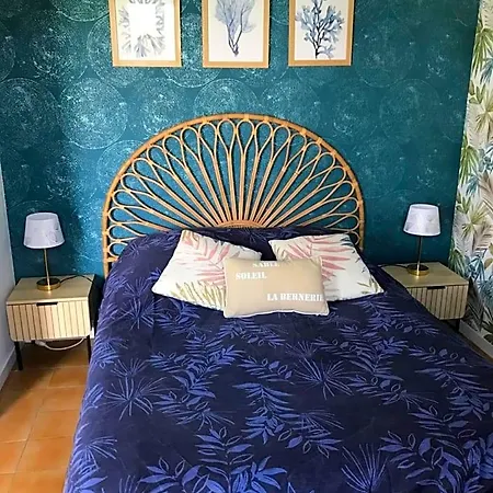 Avec Piscine Bed & Breakfast 3*