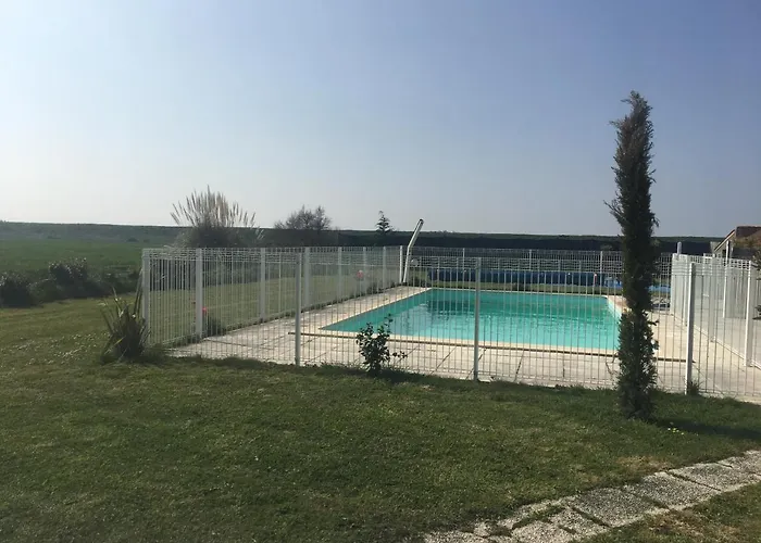 Avec Piscine Oda ve Kahvaltı