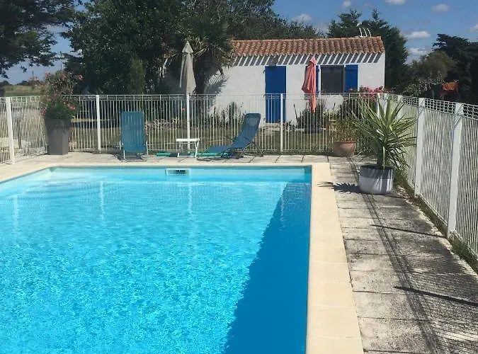 Avec Piscine Oda ve Kahvaltı Beauvoir-sur-Mer
