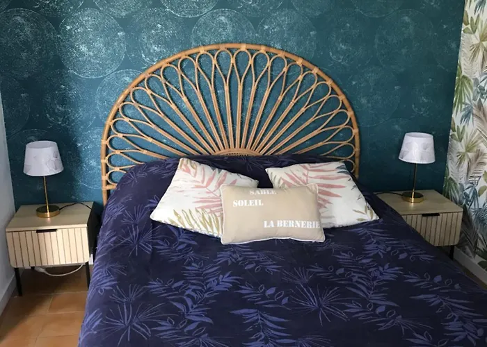 Avec Piscine Oda ve Kahvaltı